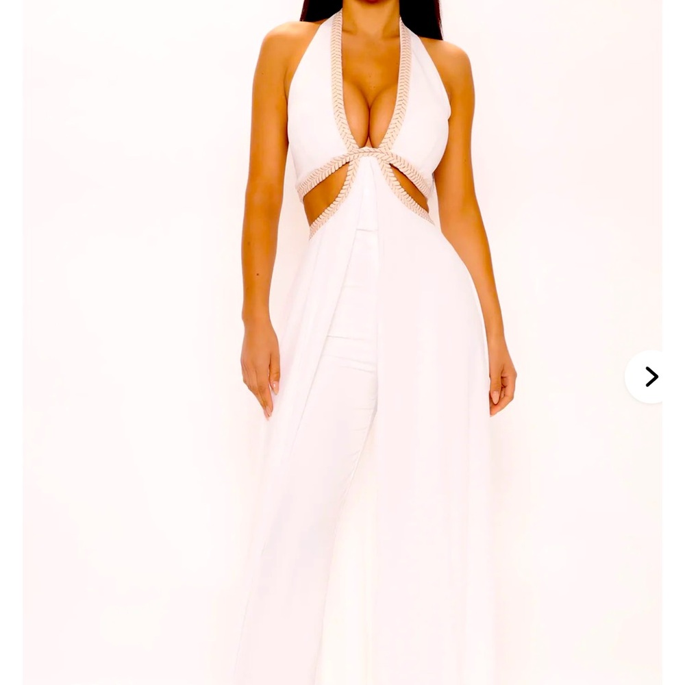 FASHIONNOVA
Nights In Ibiza
Jumpsuit size M 
SOLD OUT